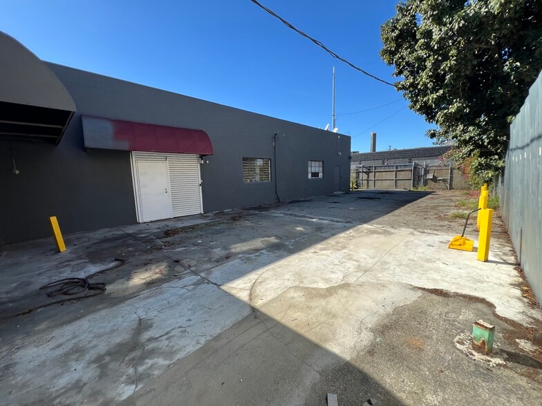 3904 S Broadway, Los Angeles, CA à louer - Photo du bâtiment - Image 3 de 9