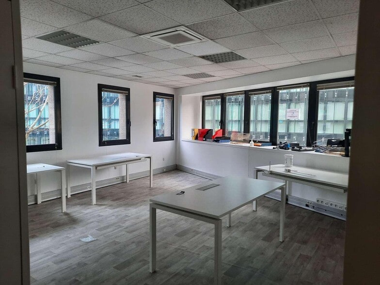 153 Avenue Jean Lolive, Pantin for lease - Interior Photo - Image 3 of 6