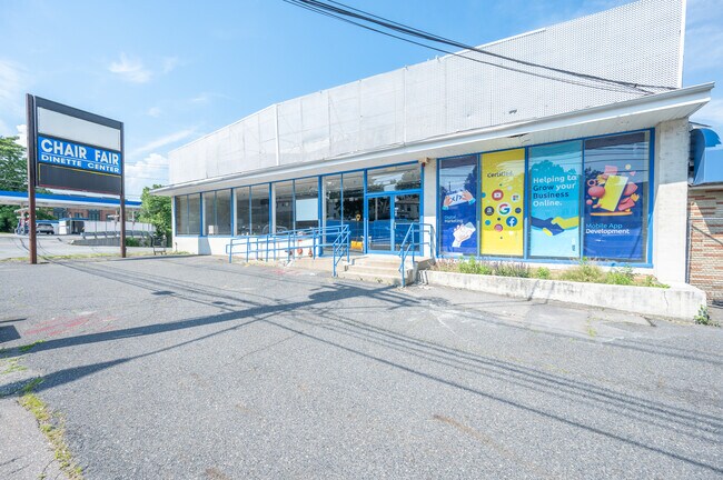 Plus de détails pour 1455-1457 VFW Pky, West Roxbury, MA - Commerce de détail à louer