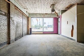 2711 W Broad St, Richmond, VA for lease Interior Photo- Image 2 of 7