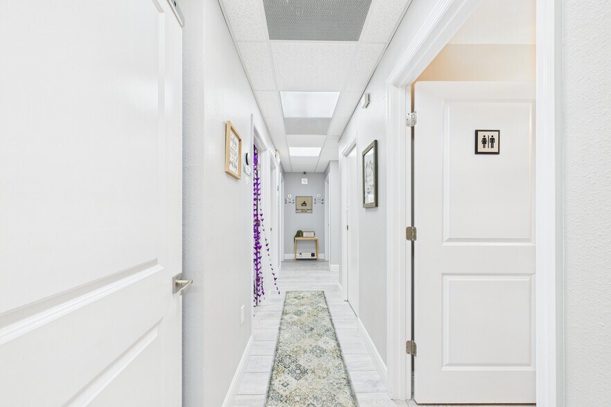 2955 Pineda Plaza Way, Viera, FL à vendre - Photo du bâtiment - Image 1 de 68