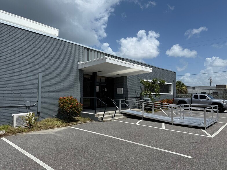 5201 S West Shore Blvd, Tampa, FL à louer - Photo du bâtiment - Image 3 de 28