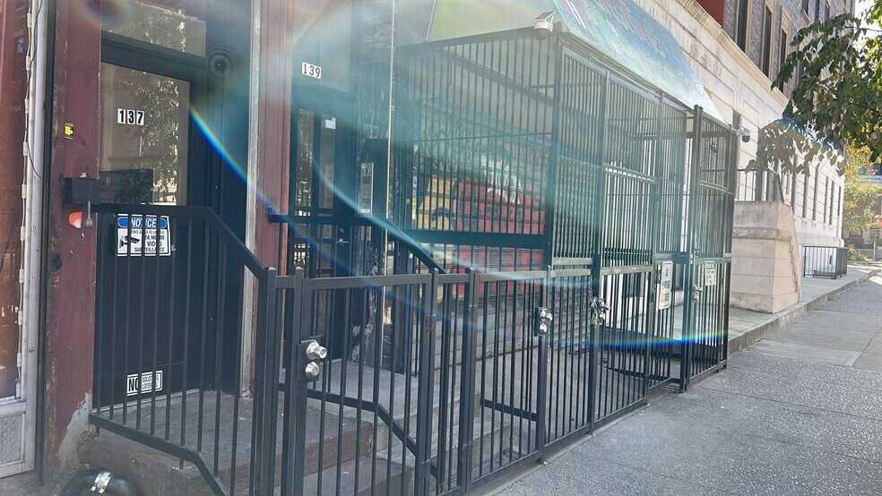 139 Kingston Ave, Brooklyn, NY à louer - Photo du bâtiment - Image 2 de 15
