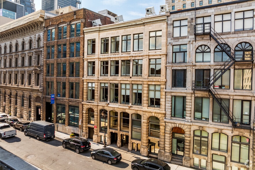 358-362 Rue Notre-Dame O, Montréal, QC for lease - Building Photo - Image 2 of 8