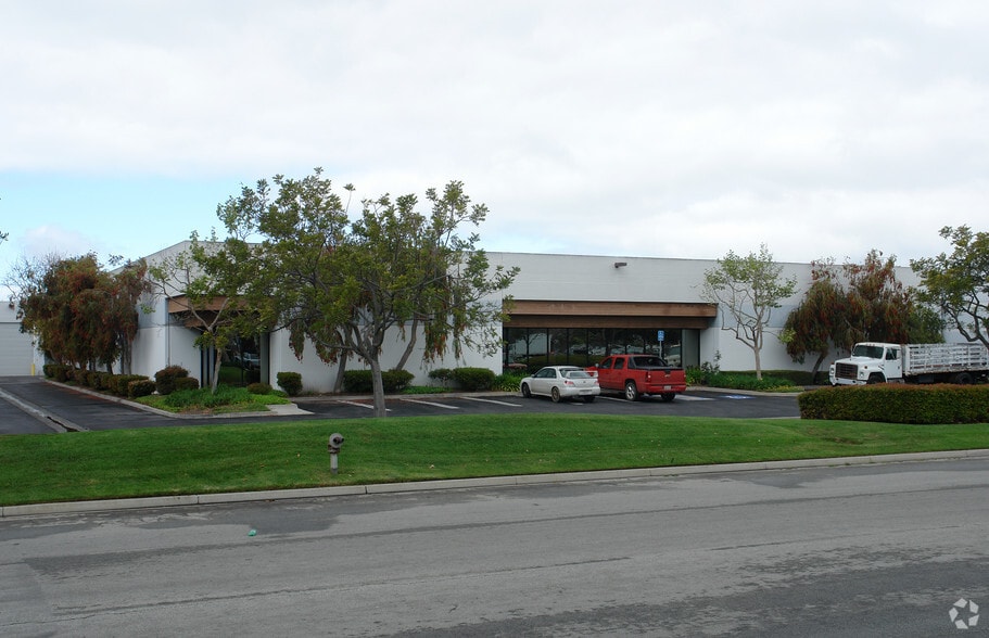 1401 Vanguard Dr, Oxnard, CA for lease - Primary Photo - Image 1 of 3