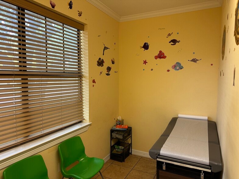 4502 Riverstone Blvd, Missouri City, TX for sale - Building Photo - Image 3 of 19