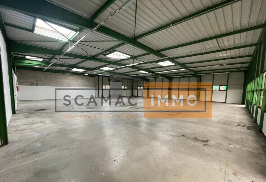 Bureau dans Saint-Thibault-des-Vignes à louer - Photo du bâtiment - Image 2 de 10