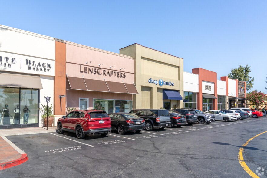 13865 City Center Dr, Chino Hills, CA à vendre - Photo du bâtiment - Image 2 de 4