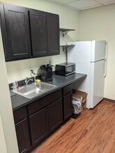 1440 Renaissance Dr, Park Ridge, IL for lease Building Photo- Image 2 of 4