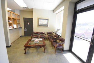 401 W Fairmont Pky, La Porte, TX à louer Photo intérieure- Image 2 de 5