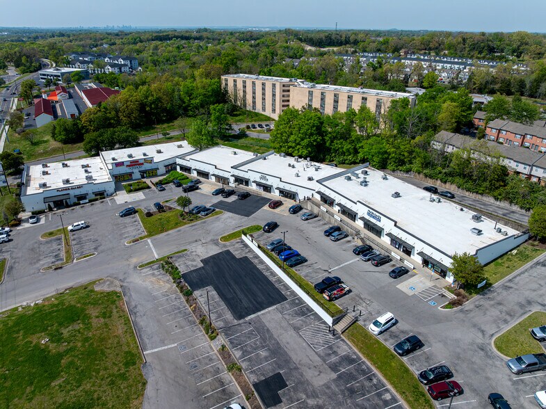 769-847 Bell Rd, Antioch, TN à louer - Photo du bâtiment - Image 2 de 10