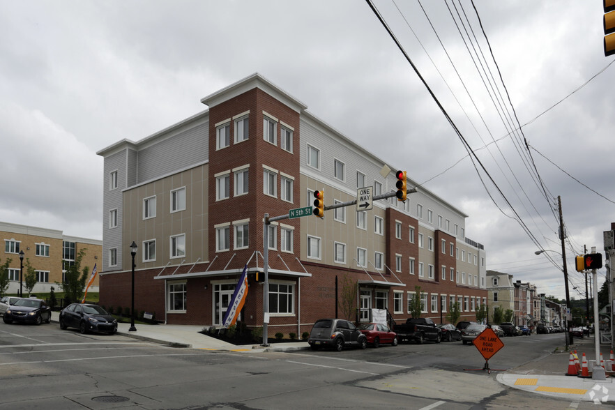 449-499 W Turner St, Allentown, PA à louer - Photo principale - Image 1 de 14