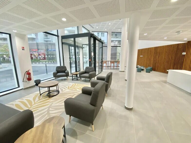 Bureau dans Asnières-sur-Seine à louer - Photo du bâtiment - Image 2 de 8