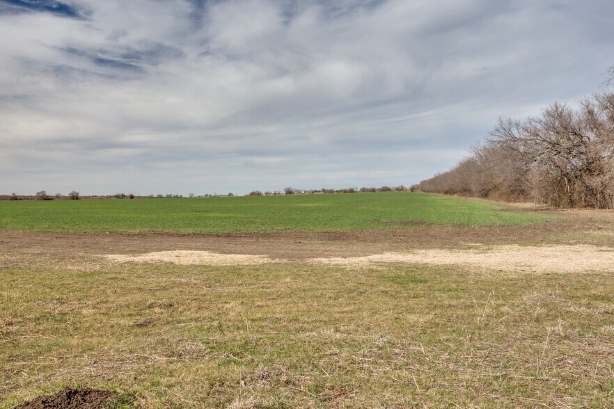 4300 County Road 1224, Cleburne, TX à vendre - Photo du bâtiment - Image 2 de 12