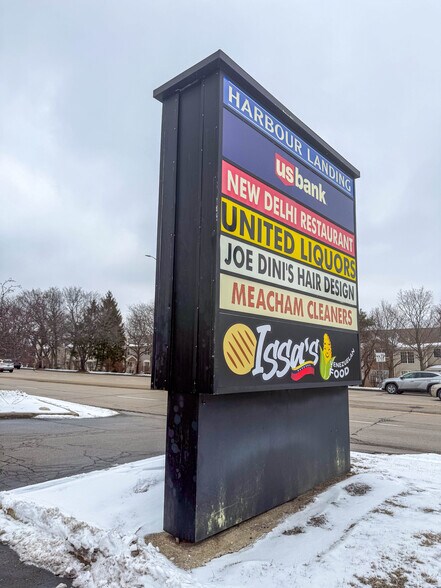 30-60 S Meacham Rd, Schaumburg, IL à louer - Photo du bâtiment - Image 3 de 6