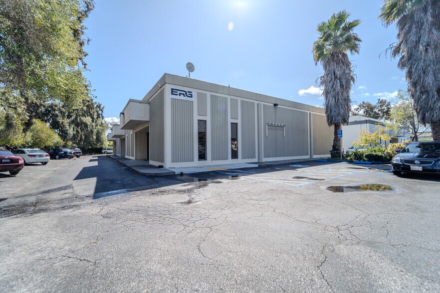 1296-1306 Reamwood Ave, Sunnyvale, CA à louer - Photo du bâtiment - Image 3 de 4