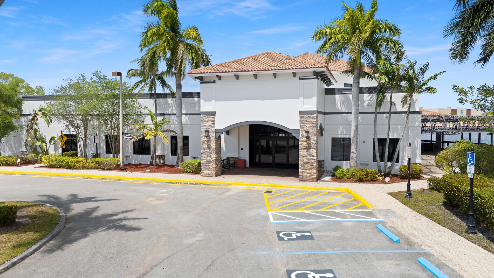 15500 SW 29th St, Miramar, FL à louer Photo principale- Image 1 de 31