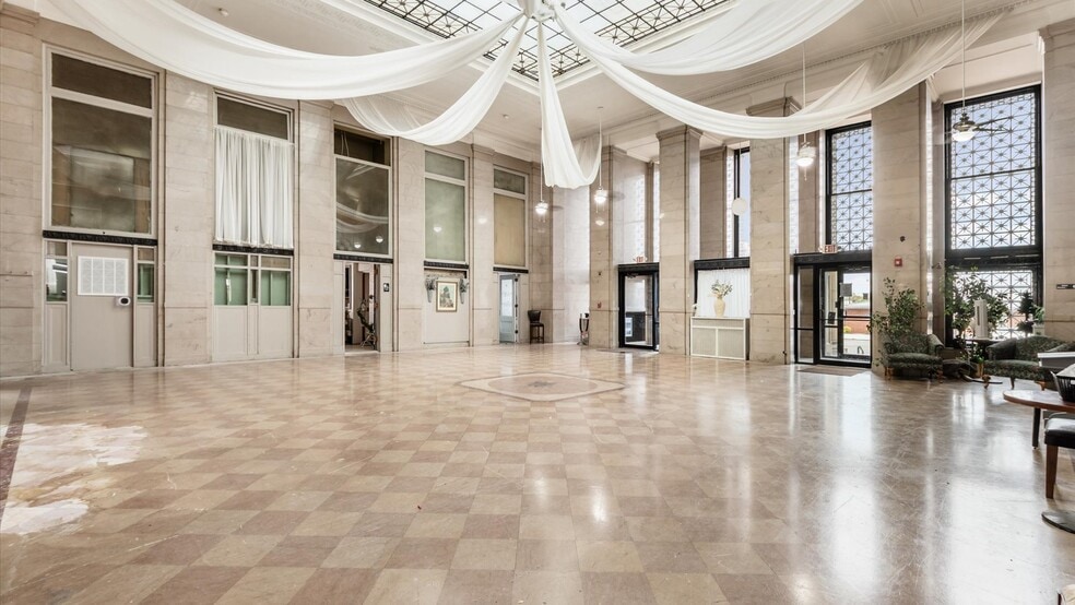 85 E Main St, Newark, OH for sale - Building Photo - Image 3 of 24