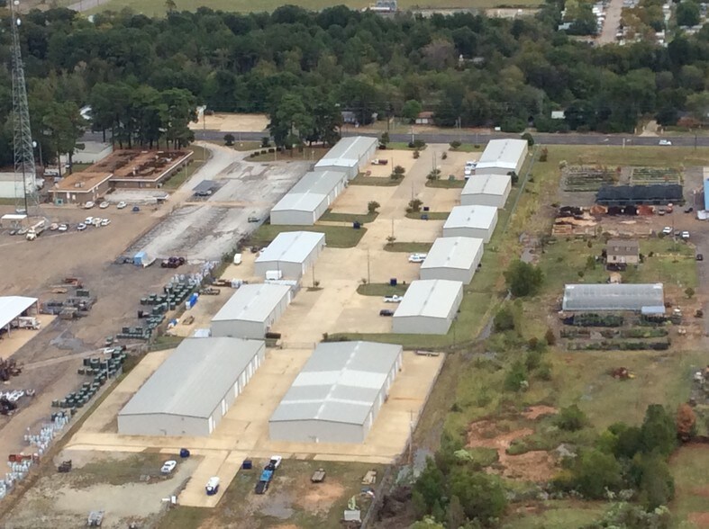 1200-1211 Champion Way, Longview, TX à louer - Aérien - Image 2 de 7