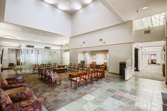 4765 S Lakeshore Dr, Tempe, AZ for sale Interior Photo- Image 2 of 4