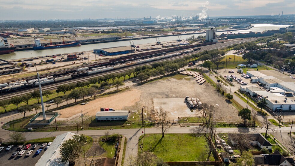 936 E Navigation Blvd, Houston, TX à louer - Photo du bâtiment - Image 3 de 6