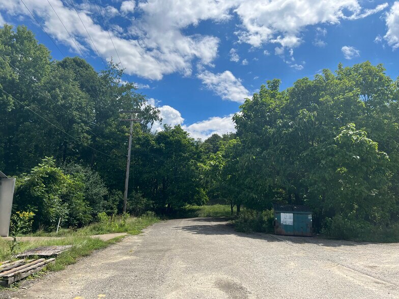 Woodward Drive Extension, Greensburg, PA à vendre - Photo du bâtiment - Image 3 de 4