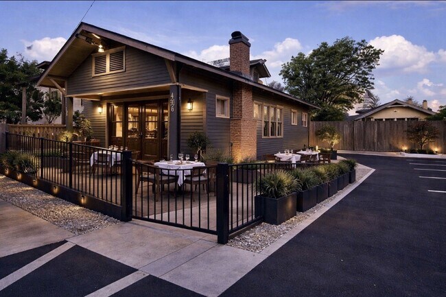 Plus de détails pour 511 Richmond Ave, Houston, TX - Commerce de détail à louer