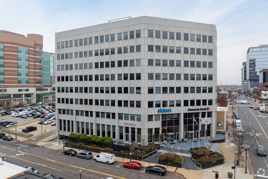 7800 Forsyth Blvd, Saint Louis, MO à louer - Photo du bâtiment - Image 2 de 4