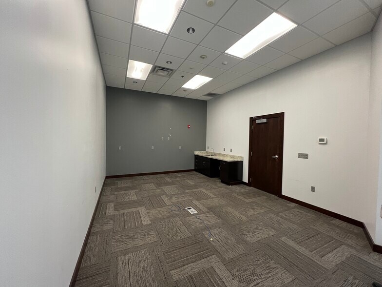 2980 E Coliseum Blvd, Fort Wayne, IN à louer - Photo du bâtiment - Image 3 de 9