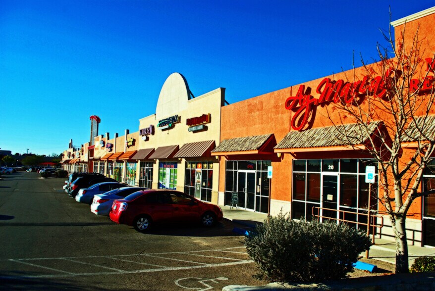 1613-1631 N Zaragosa Rd, El Paso, TX à louer - Photo du bâtiment - Image 3 de 8