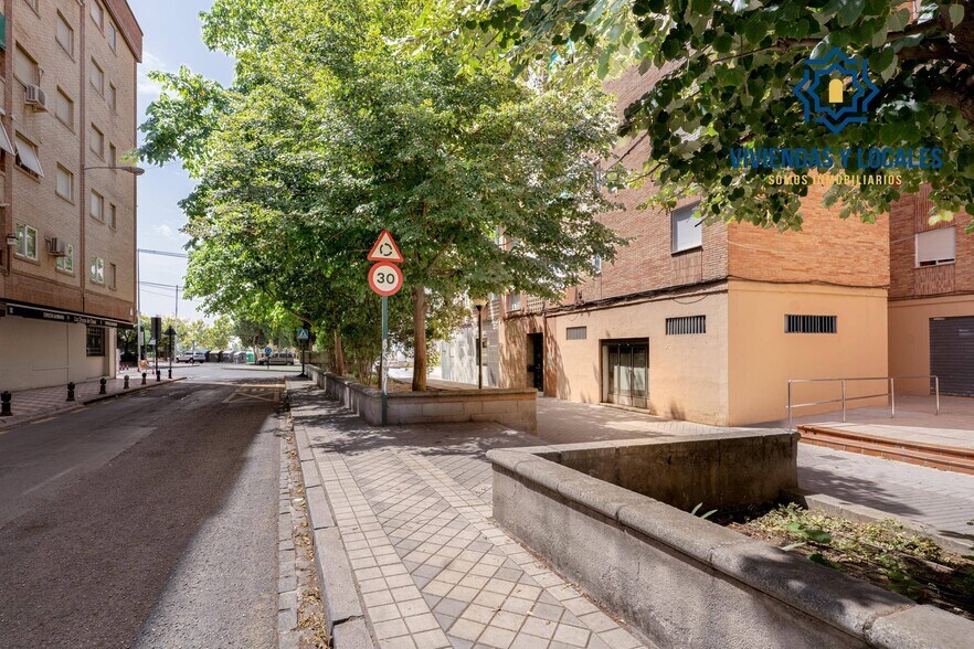 Calle María Goyri, 80, Granada, Granada for sale - Building Photo - Image 3 of 9