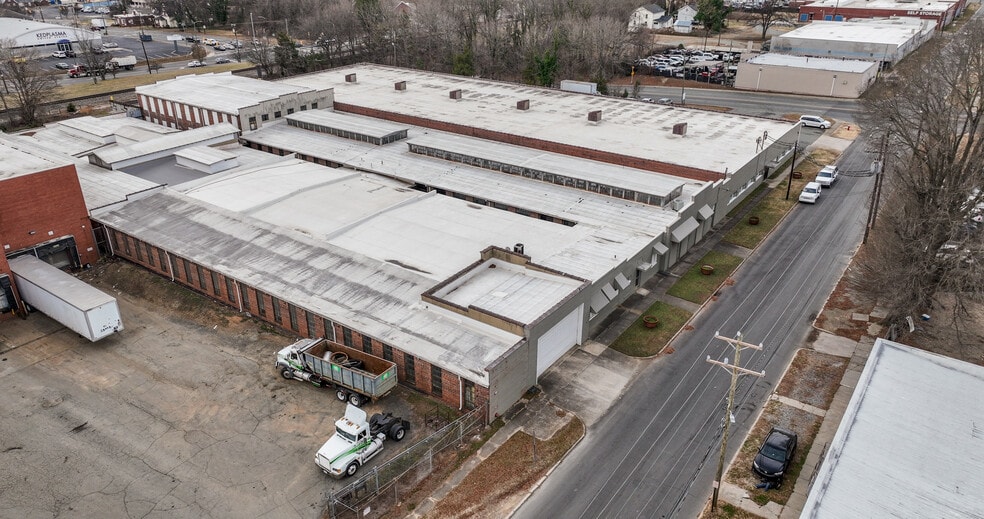 541 Hawkins St, Burlington, NC for lease - Building Photo - Image 2 of 6