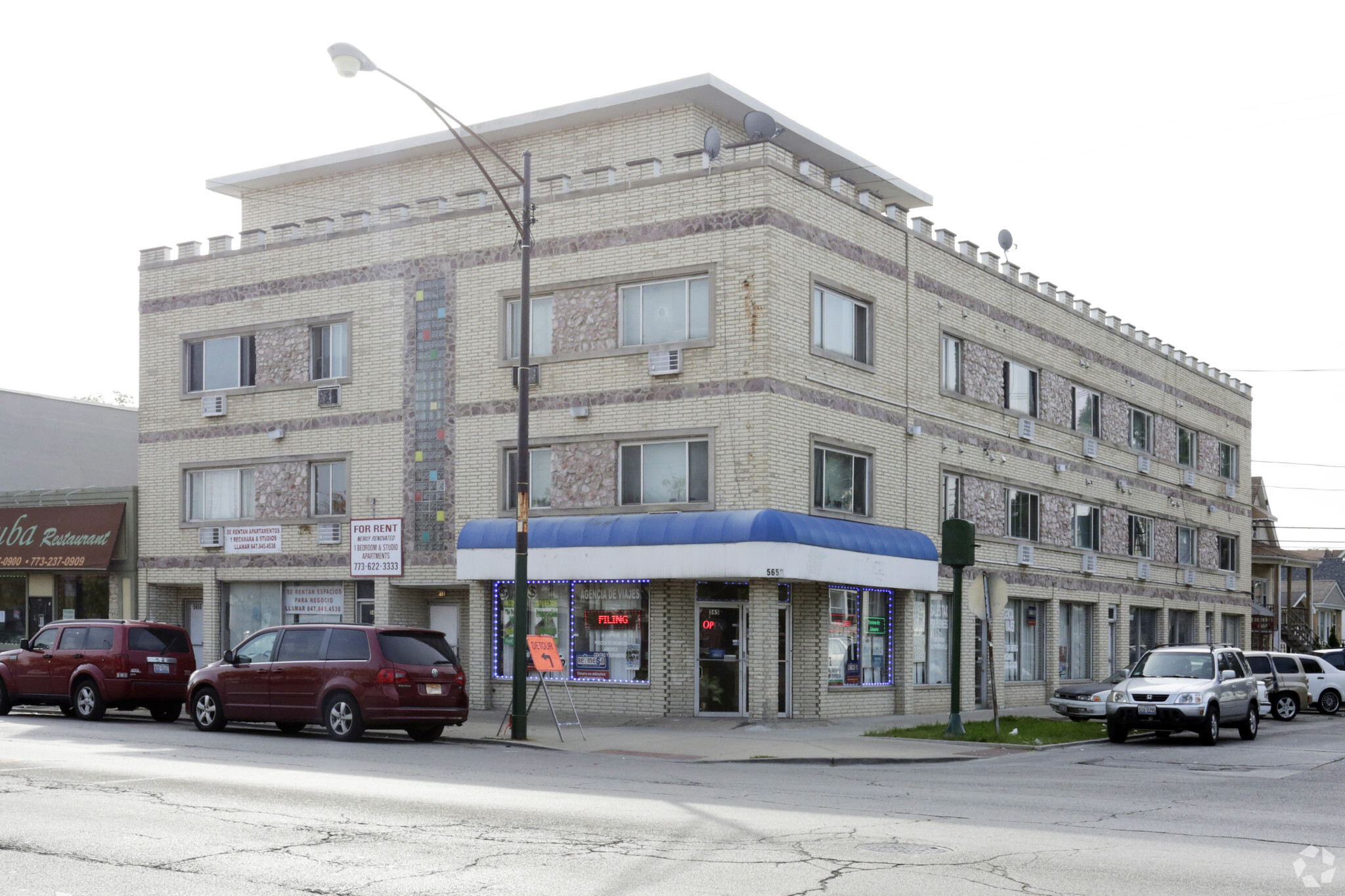 5657 W Fullerton Ave, Chicago, IL à vendre Photo principale- Image 1 de 1