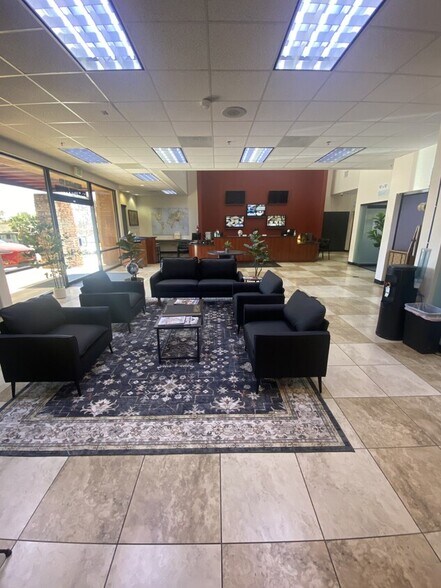 12189 7th St, Yucaipa, CA à louer - Hall d’entrée - Image 3 de 6