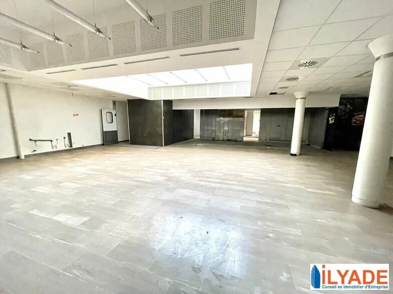 28 Rue Edouard Delanglade, Marseille for lease - Interior Photo - Image 3 of 10