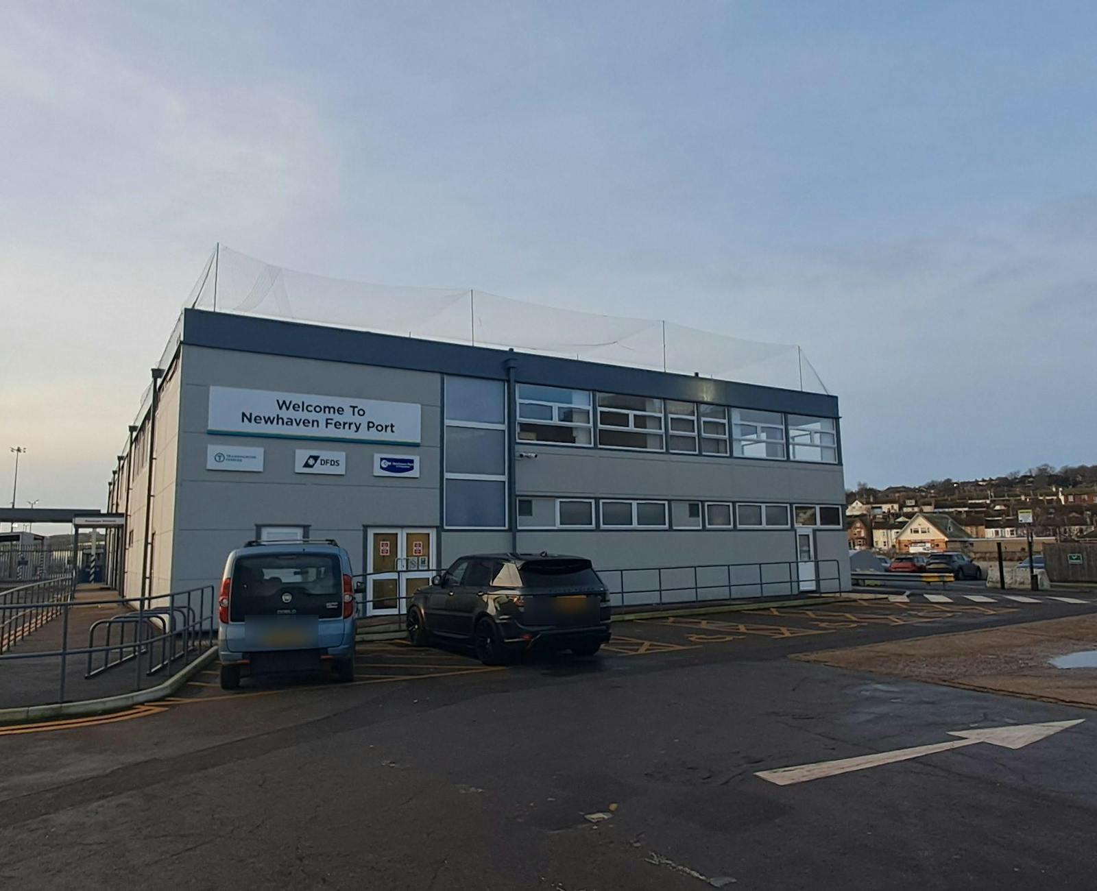 Railway Approach, Newhaven for lease Building Photo- Image 1 of 2
