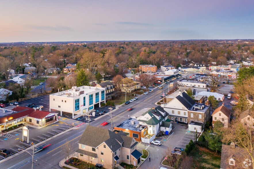 146 Montgomery Ave, Bala Cynwyd, PA à louer - Aérien - Image 2 de 15