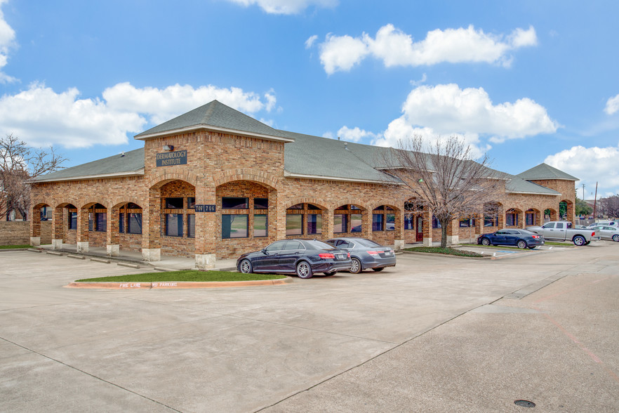 706 W Center St, Duncanville, TX à vendre - Photo principale - Image 1 de 1