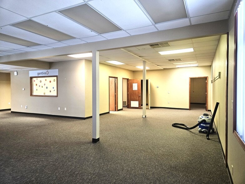 6270 State St, Saginaw, MI for lease - Building Photo - Image 3 of 12