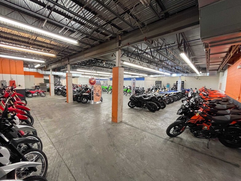 2302 Devereux Rd, Glenwood Springs, CO for sale - Interior Photo - Image 3 of 10