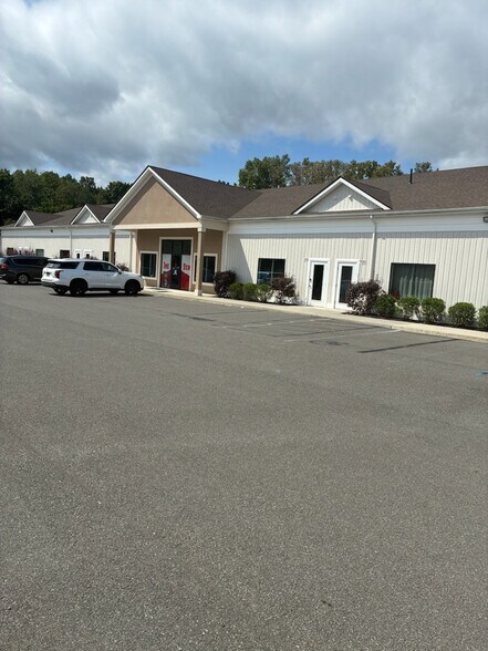 153 Temple Hill Rd, New Windsor Township, NY à louer - Photo du bâtiment - Image 2 de 3