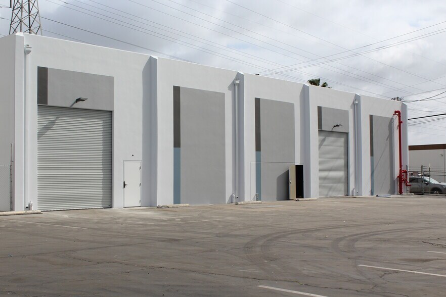 7571-7575 Chapman Ave, Garden Grove, CA à louer - Photo du bâtiment - Image 2 de 5