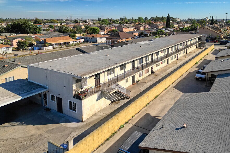 5027 Clara St, Cudahy, CA à vendre - Photo du bâtiment - Image 3 de 11