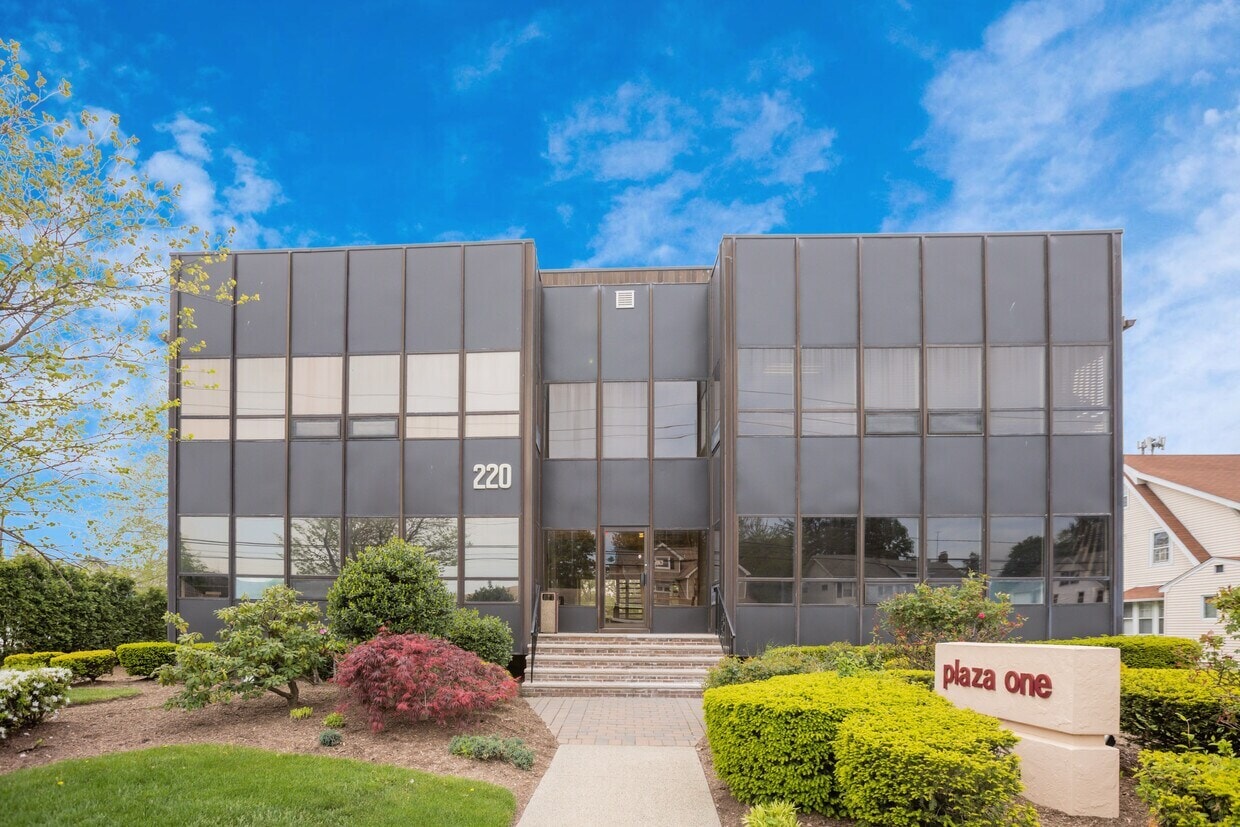 220 Kinderkamack Rd, Westwood, NJ for lease Building Photo- Image 1 of 5