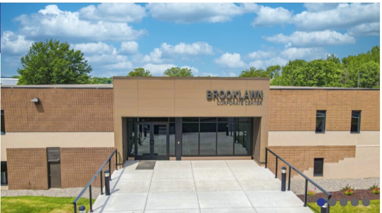 6712 Brooklawn Pky, Syracuse, NY à louer - Photo du bâtiment - Image 1 de 6