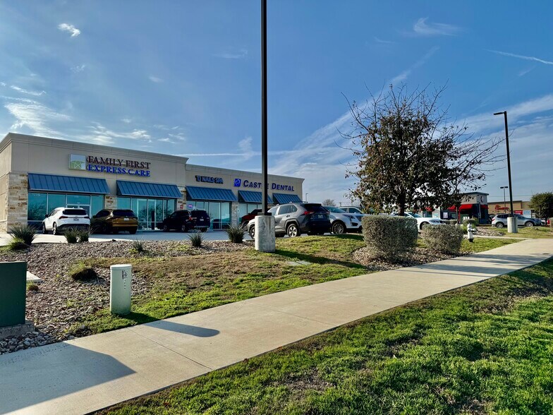 1395 US Highway 183, Leander, TX à louer - Photo du bâtiment - Image 3 de 57