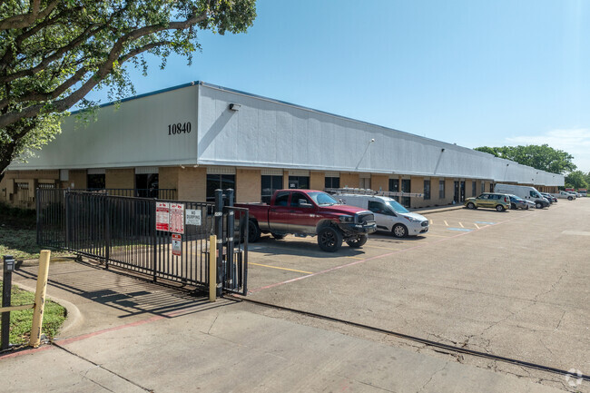 Plus de détails pour 10930 Switzer Ave, Dallas, TX - Flex, Industriel à louer