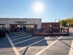 1200-1220 N Garland Ave, Fayetteville, AR for lease Interior Photo- Image 2 of 37