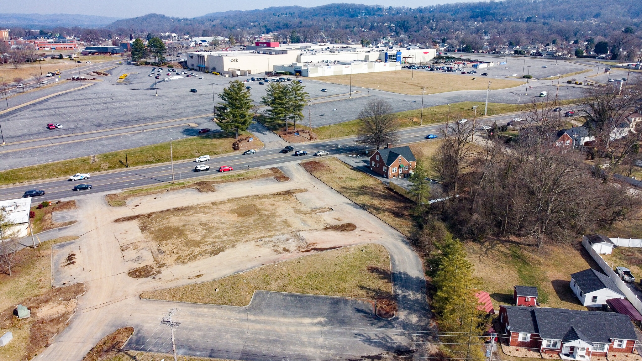 2060 Fort Henry Dr, Kingsport, TN for lease Building Photo- Image 1 of 18