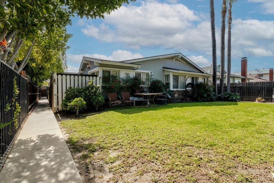 12806 Oxnard St, North Hollywood, CA à vendre - Photo du bâtiment - Image 2 de 22